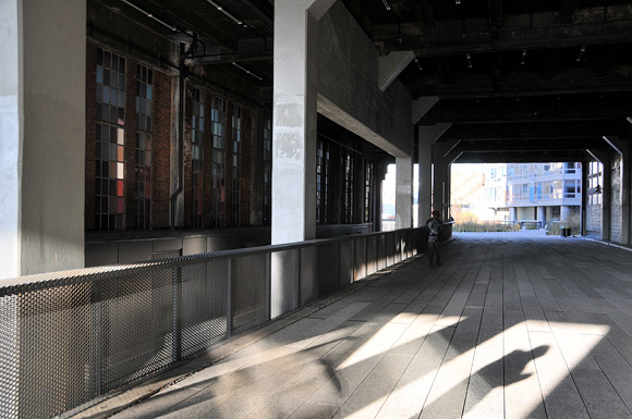 Photos of the High Line, a green park running on the West Side Line elevated railroad, Manhattan, New York, NYC
