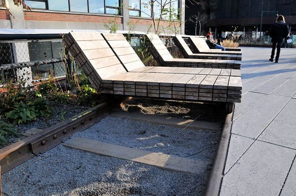 Photos of the High Line, a green park running on the West Side Line elevated railroad, Manhattan, New York, NYC