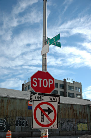 Street signs, Kent Avenue and N3rd Street, Brooklyn, New York, Brooklyn, New York, NYC, US