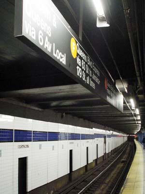 Downtown F train platform, Broadway subway station, Manhattan, New York