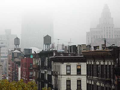 Misty Manhattan, view from Mulberry and Spring Street, Little Italy, New York, NYC, USA