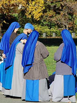 Blue nuns, The Cloisters, Fort Tryon Park, Hudson Heights, Manhattan, New York, NYC, USA