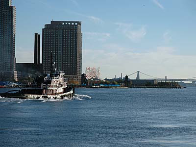 Queensboro Bridge from Roosevelt Island looking east, Manhattan, New York, NYC, USA