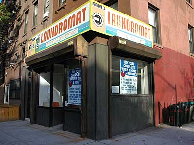 Laundromat, South Brooklyn, New York, USA