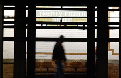 New York subway scenes - photos of subway trains and stations in Manhattan, NYC -  photographs and feature