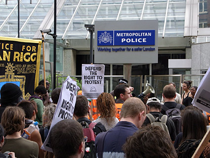 'Kettle the Met' London, National Demonstration Against Police Violence, Scotland yard, Saturday 23rd May 2009
