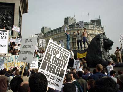 Standing on lions, Stop the War demo, Trafalgar Square, 13th October 2001