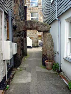 Old stone arch, The Digey, St Ives, Cornwall, August 2002