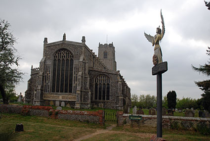 Photos and panoramas of the Church of the Most Holy Trinity, Blythburgh, Suffolk, England UK