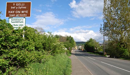 Walking to Glasbury to Hay-on-Wye via Llowes, Powys, Wales
