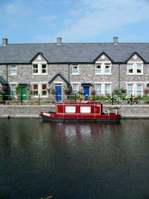 Cottages, Brecon Canal Basin, Brecon Beacons, Powys, south Wales