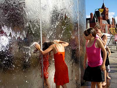 Cooling off, Cardiff Bay, water feature, Cardiff, south Wales photos