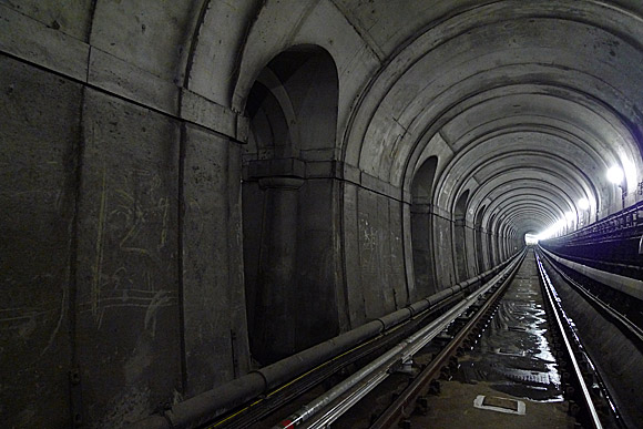 A walk through the Thames Tunnel, London