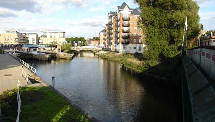 Brentford Dock, Kew Gardens to Richmond Lock and Brentford, October 2005