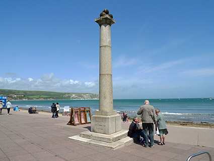 Swanage town photos, streets views, castle and railway station, Isle of Purbeck walk, Dorset, May 2009 - photos, feature and comment - photos, feature and comment