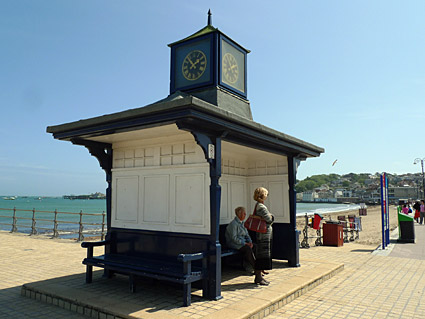 Swanage town photos, streets views, castle and railway station, Isle of Purbeck walk, Dorset, May 2009 - photos, feature and comment - photos, feature and comment