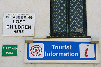 Swanage town photos, streets views, castle and railway station, Isle of Purbeck walk, Dorset, May 2009 - photos, feature and comment - photos, feature and comment
