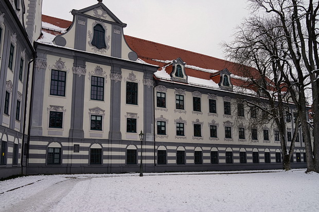 Augsburg photos: snowy scenes, architecture and the wonderful Grand Hotel Cosmpolis, Germany