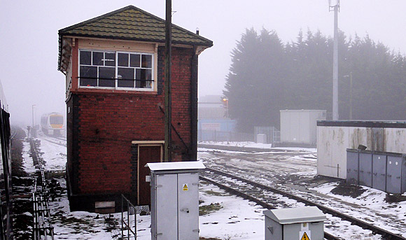 Banbury railway station: fog, semaphore signals and trainspotters