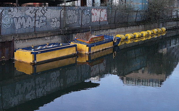 Bow to Hackney Wick canalside walk: barges, street art, buildings and twilight, Feb 2019