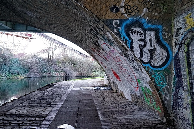 Bow to Hackney Wick canalside walk: barges, street art, buildings and twilight, Feb 2019