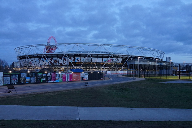 Bow to Hackney Wick canalside walk: barges, street art, buildings and twilight, Feb 2019