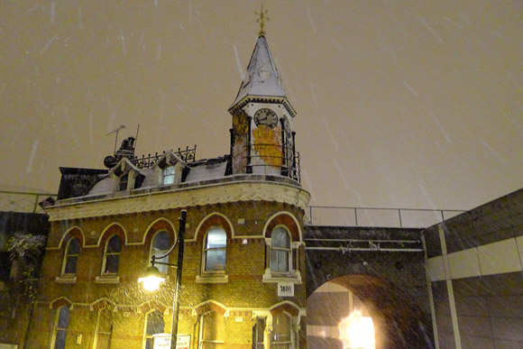 A snowy night in Brixton - photos of south London snowfall, 5th Febraury 2012