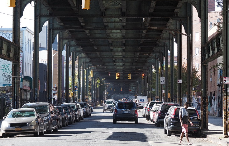 New York street photography: a walk from Bushwick to Williamsburg in fifty images