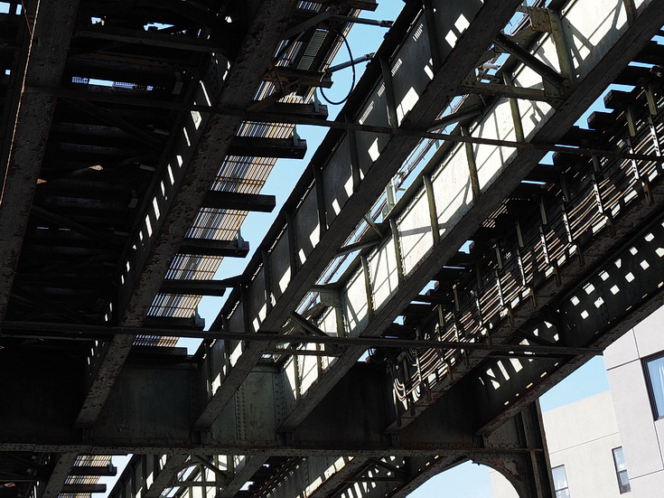 New York street photography: a walk from Bushwick to Williamsburg in fifty images