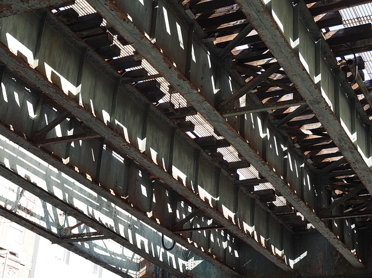New York street photography: a walk from Bushwick to Williamsburg in fifty images