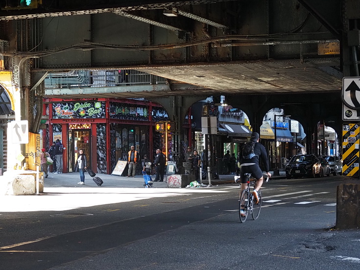 New York street photography: a walk from Bushwick to Williamsburg in fifty images