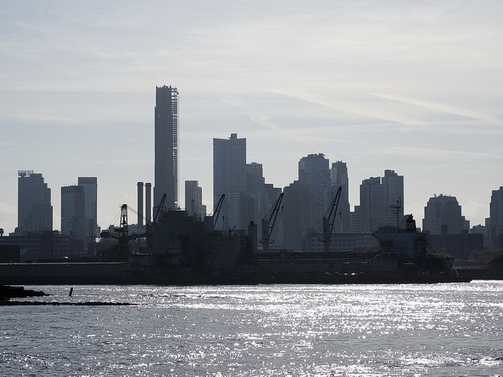 New York street photography: a walk from Bushwick to Williamsburg in fifty images