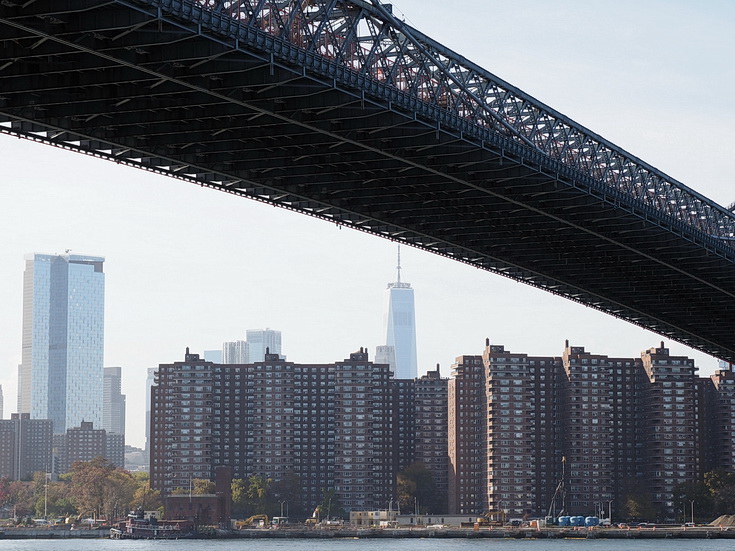 New York street photography: a walk from Bushwick to Williamsburg in fifty images