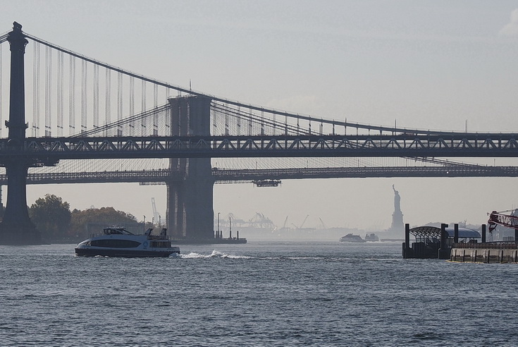 New York street photography: a walk from Bushwick to Williamsburg in fifty images