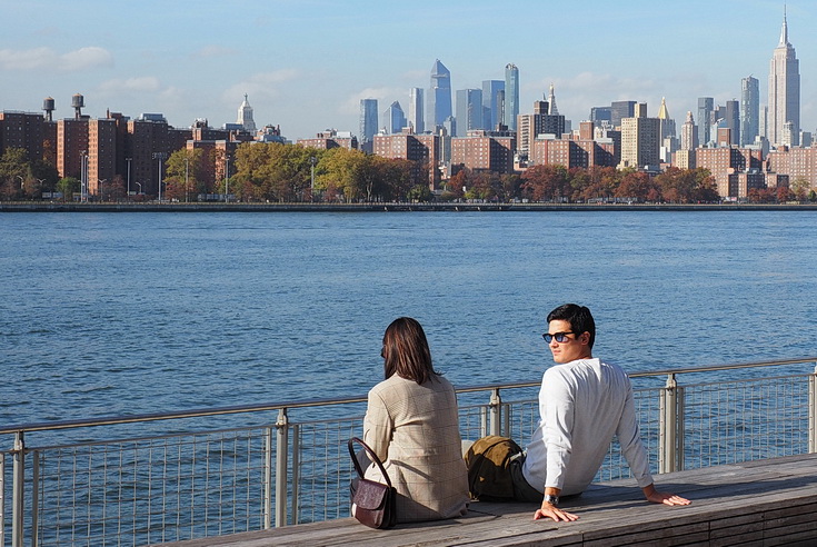 New York street photography: a walk from Bushwick to Williamsburg in fifty images