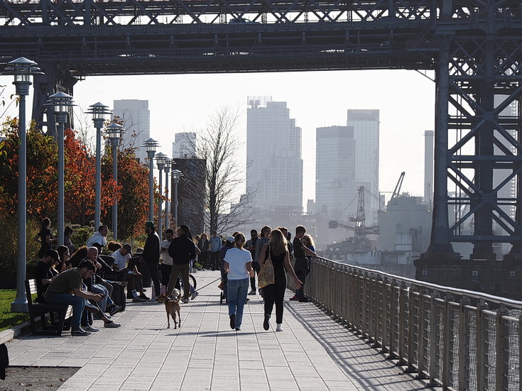 New York street photography: a walk from Bushwick to Williamsburg in fifty images