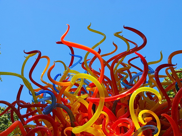 A symphony in glass: The Sun by Dale Chihuly in Mayfair’s Berkeley Square, May 2014