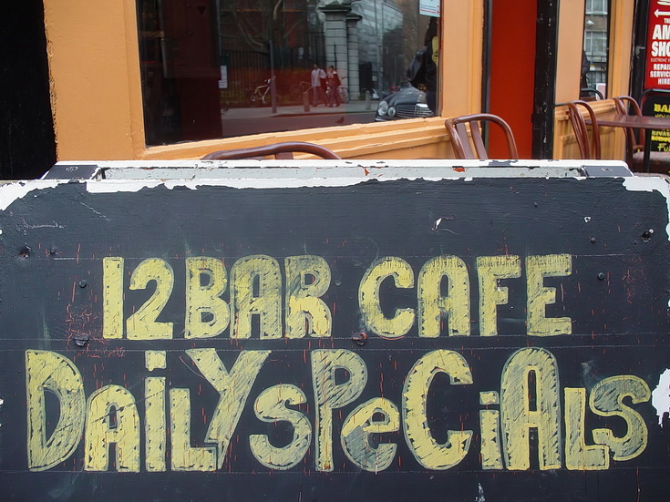 In photos: Tin Pan Alley/Denmark Street, London in 2004