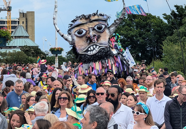 Folkestone in 60 photos: beach scenes, Charivari Day parade and night life