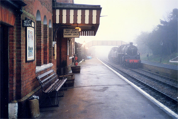 Mist and smoke - the Mid Hants railway, winter 1986