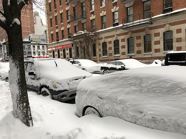 New York in the snow: photos of Manhattan streets , Jan 2018
