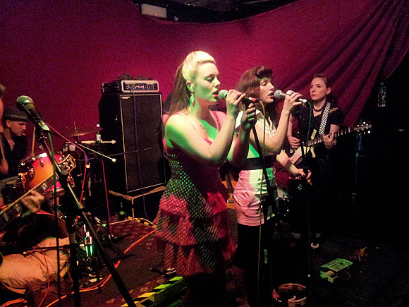 Obscuritones oscillate wildly at the Stockwell Grosvenor