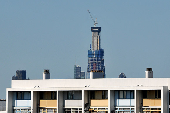 London Shard tower reaches completion