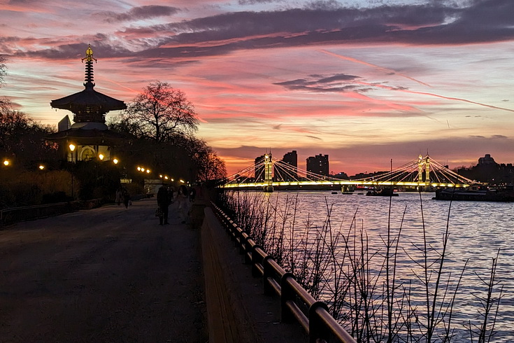 In photos: a stunning winter sunset by the River Thames, featuring the Albert and Chelsea Bridges