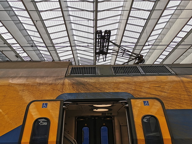 In photos: A look around The Hague and the striking lines of Rotterdam Centraal