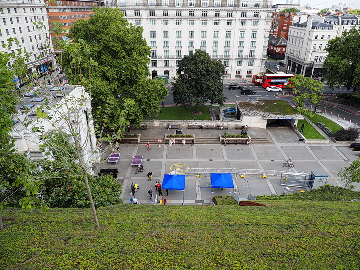In photos: a trip up The Mound in Marble Arch, London