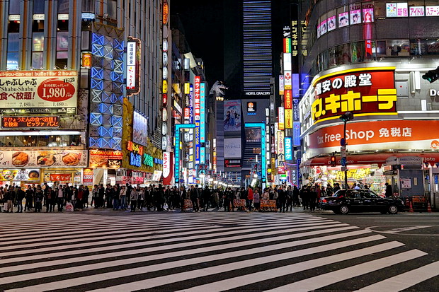 In photos: Tokyo at night - lights, signs, neon and street scenes