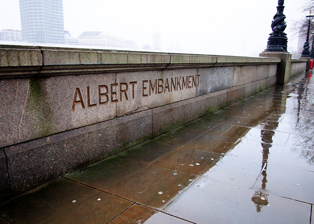 A damp and grey London walk along the Albert and Victoria Embankments4