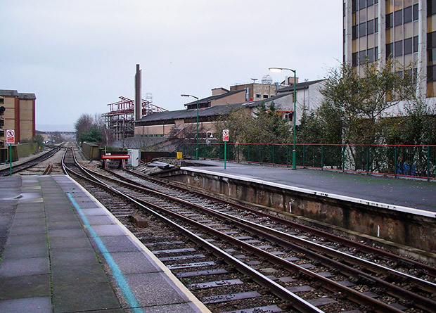 Cardiff Queen Street station gets its platforms back