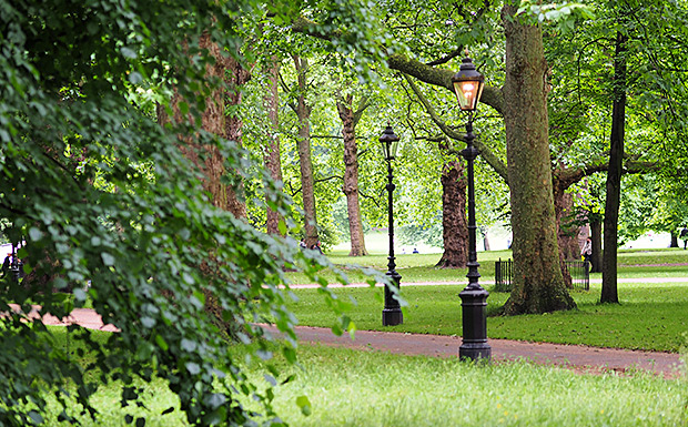 Gas lamps and deckchairs, Green Park, early summer